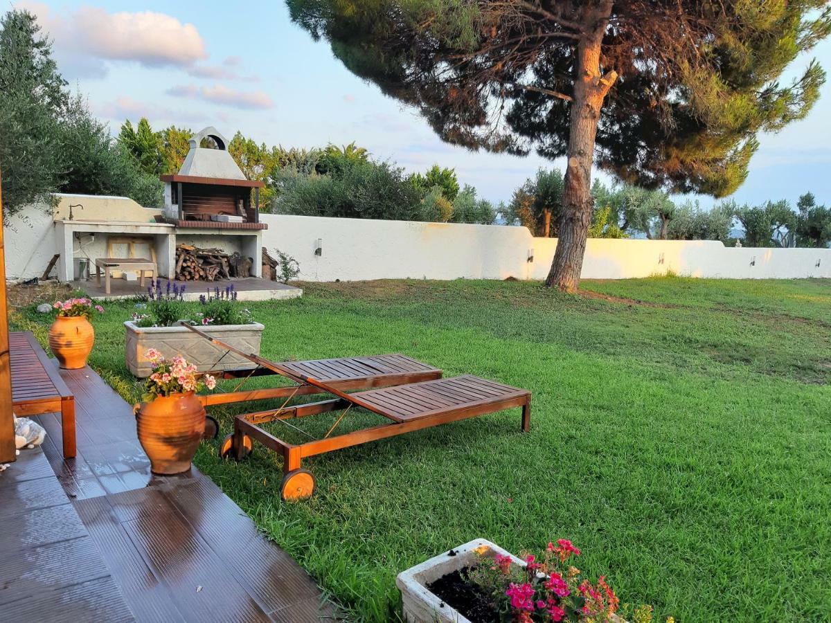 Seafront Villa Joan Nea Skioni Eksteriør billede
